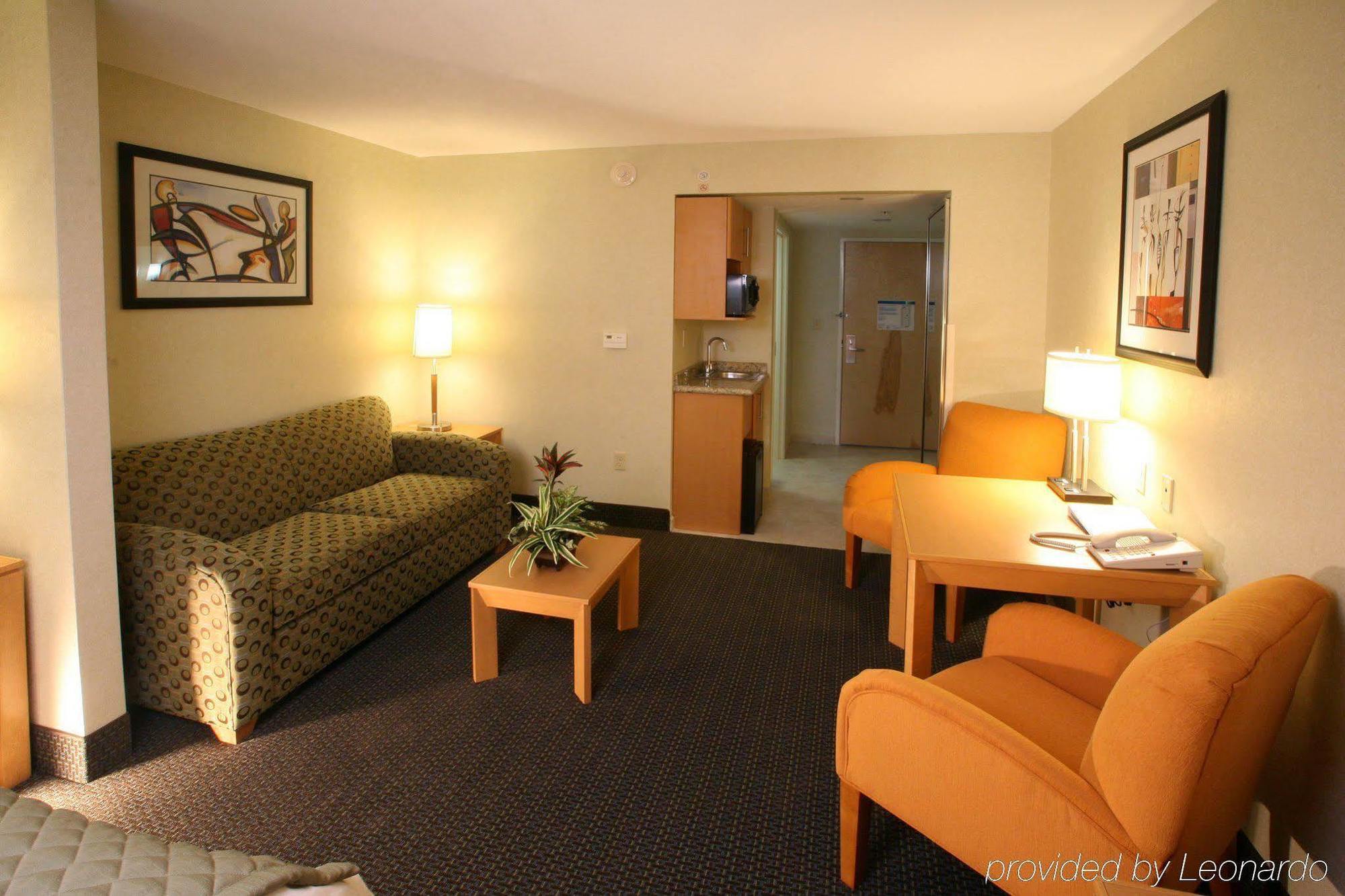 Holiday Inn Express & Suites Monterrey Aeropuerto By Ihg Apodaca Стая снимка