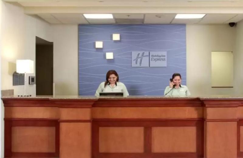 Holiday Inn Express & Suites Monterrey Aeropuerto By Ihg Apodaca Екстериор снимка