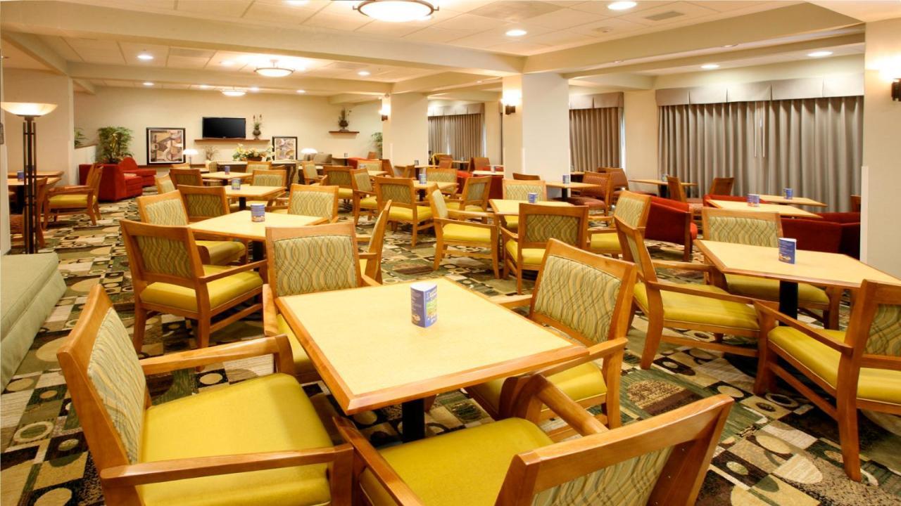 Holiday Inn Express & Suites Monterrey Aeropuerto By Ihg Apodaca Екстериор снимка