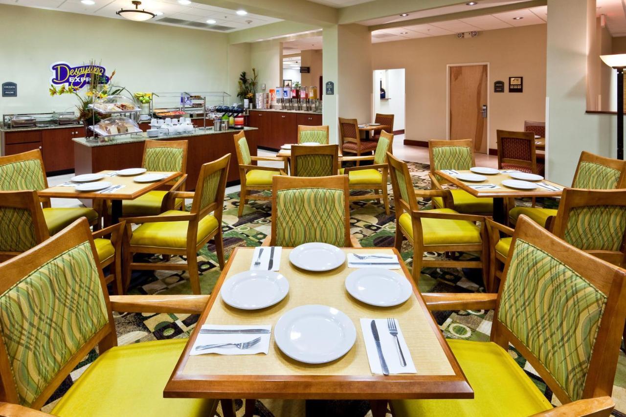 Holiday Inn Express & Suites Monterrey Aeropuerto By Ihg Apodaca Екстериор снимка